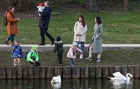 Семьи досрочно получат детские пособия перед майскими праздниками