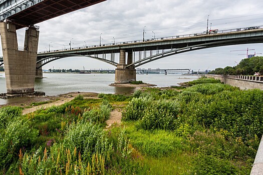 Ремонт Октябрьского моста в Новосибирске идет с большим отставанием