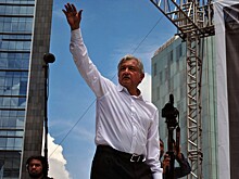 Мексика падает влево