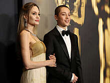 Сын актеров Джоли и Питта Нокс перекрасил волосы в розовый цвет