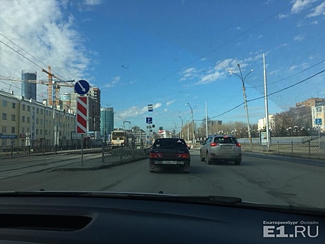 Пробка станет меньше: дорожники открыли движение по нечётной стороне Челюскинцев