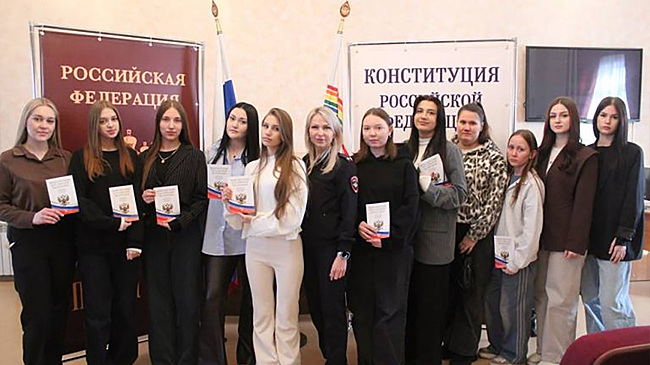 «Студенческий десант» высадился в управлении по вопросам миграции в ЕАО