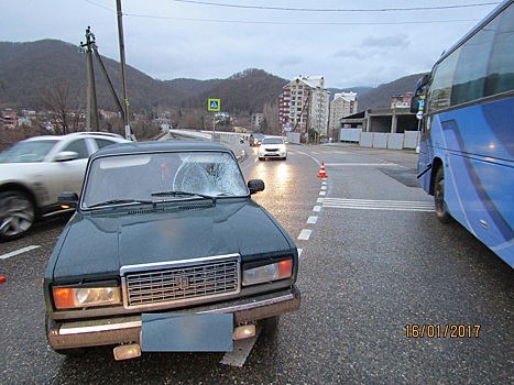 Семерка сбила пенсионера, не дошедшего до зебры в Туапсинском районе