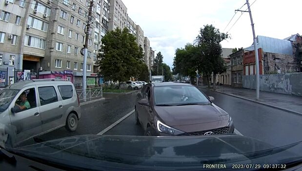 Саратовец проехался по «встречке»