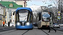 В Москве внедорожник врезался в трамвай