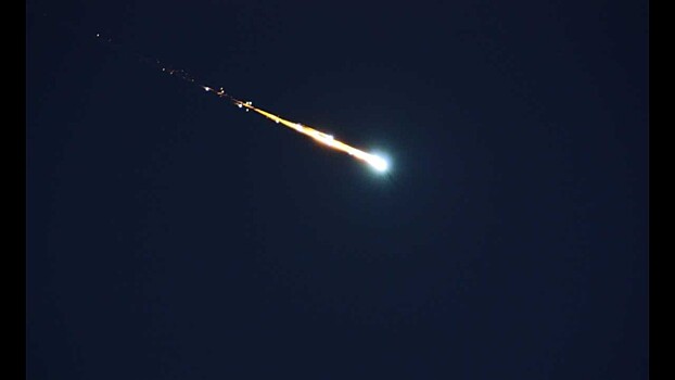 Полет метеорита зафиксировали недалеко от телебашни в Екатеринбурге