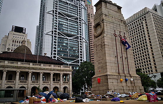 Правительственный комплекс в Гонконге остается закрытым из-за протестных акций