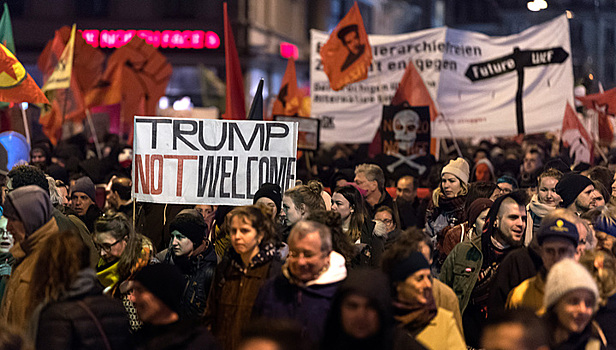 В Швейцарии протестуют против приезда Трампа в Давос