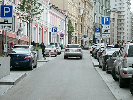 Умный девайс для оплаты парковок появился в Москве