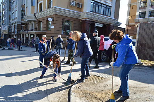 ﻿На первом апрельском субботнике в Рязани собрали 300 кубометров мусора с 11 улиц