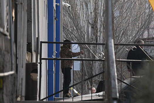 МВД: в Ереване три человека напали на отделение полиции и взорвали гранату