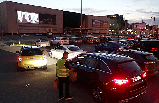 Войдут ли в моду автоконцерты и автокинотетары?