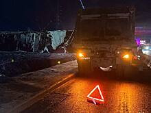 Дорожный рабочий попал под колеса самосвала на трассе М3