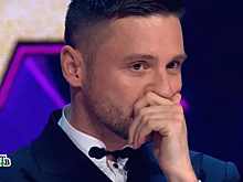 Сергей Лазарев расплакался в спецвыпуске шоу «Маска», услышав свой хит