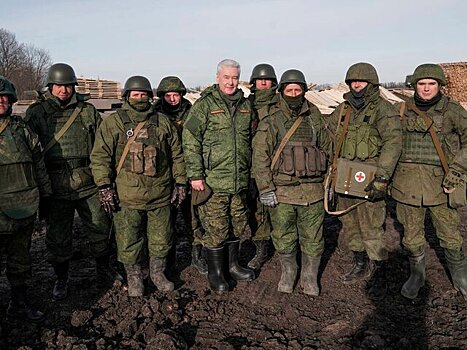 Собянин побывал "на линии обороны" в зоне СВО