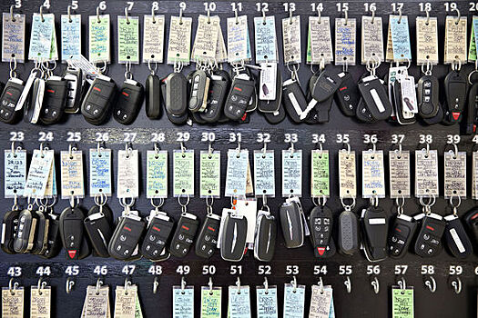 Fiat Chrysler будет разрабатывать самоуправляющиеся автомобили вместе с BMW