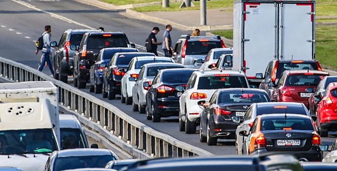 Автоэксперты составили рейтинг летних проблем водителей