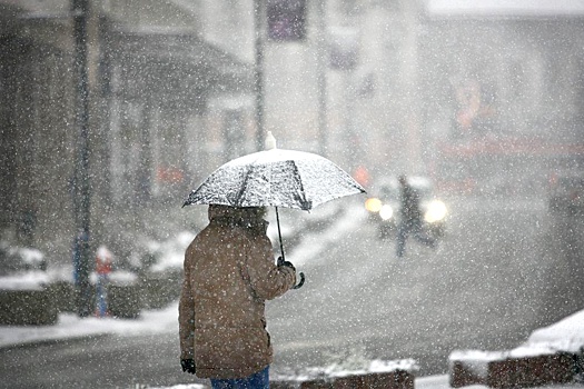 В регионы центральной России придут грозы, штормовой ветер и мокрый снег
