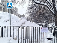 Горожане рассказали, как развлекаются в огромных сугробах