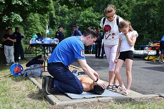 «Ударный период»: как уберечься от опасностей жары рассказал фельдшер Московской городской поисково-спасательной службы на водных объектах