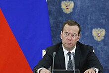 Медведев назвал Задорнова мастером острого слова