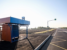 В Светлоярском районе дорожники приводят в порядок автобусные остановки