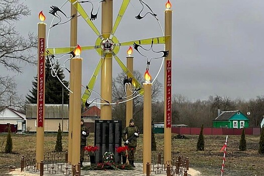 Памятник воинам-землякам открыли в селе Новосеславино Первомайского округа