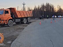 Нетрезвый подросток на мотоцикле врезался в "КамАЗ" под Магаданом