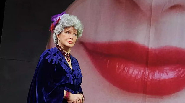 «Все волосы были в крови, подушка в крови»: Проклова рассказала о последствиях пластической операции