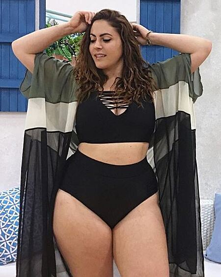 Изабелла Фогет. Instagram: @isabellaforget (128 тыс). Очень много фотографий в купальниках и нижнем белье – вот как можно охарактеризовать Instagram Изабеллы Фогет. Она успешная модель и любит демонстрировать свою фигуру.