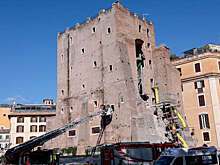 Еще одно обрушение части средневековой башни произошло в центре Рима