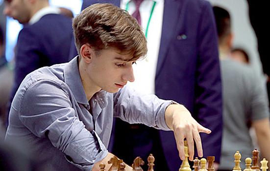 Дубов и Есипенко сыграли вничью в первом туре суперфинала чемпионата России по шахматам