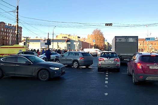 Погибла после дня рождения: смерть матери и дочери в ДТП шокировала Петербург