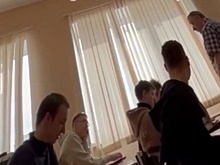 Соцсети: педагог нижегородского колледжа заставляет небритых студентов отжиматься