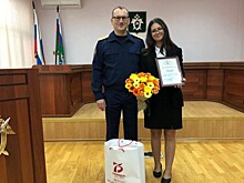 СК наградил девочку, которая спасла маленьких детей от пожара в Москве