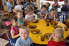 Мордовские школьницы съели предназначавшееся детсадовцам печенье