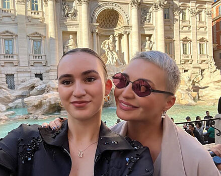 Катя Лель с дочерью покинули Россию