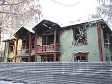 В Екатеринбурге на Эльмаше снесли первый дом по программе КРТ