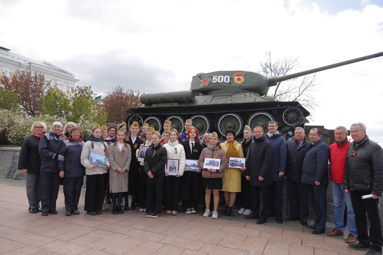 В преддверии Дня Победы танку Т‑34 — 85 в Нижегородском кремле возвратили исторический боевой номер «500»