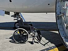 Летевшая в Москву после химиотерапии россиянка спасла жизнь иностранке на борту самолета