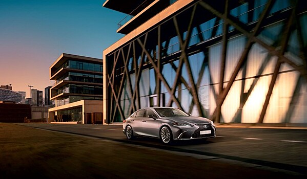 Lexus ES 350: космическая роскошь