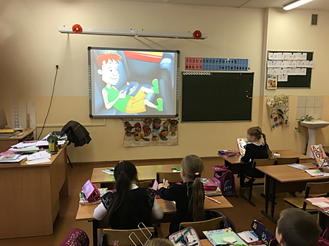 В школах Зеленоградского района сотрудники ГИБДД проводят уроки «Безопасные зимние каникулы»