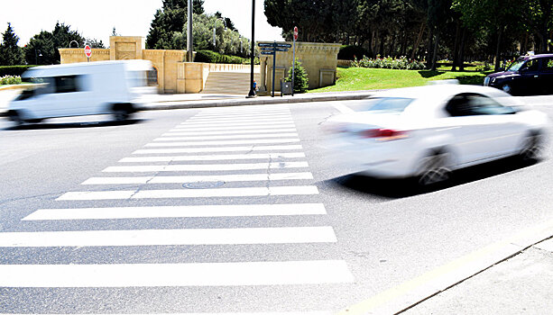 Автомобиль представительства ООН в Баку сбил пешехода