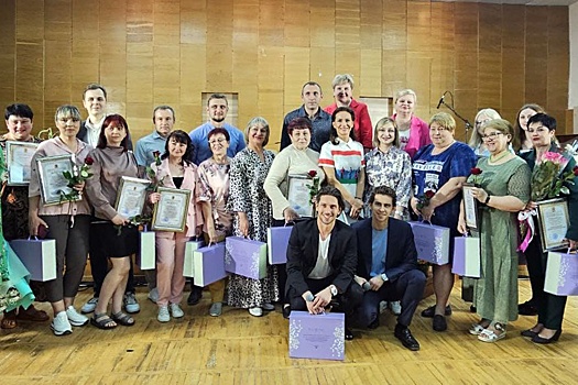 Елена Север, ЮрКисс и ВладиМир посетили Донбасс в рамках марафона Агитбригады "Русского Радио"