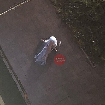 Молодая женщина скончалась в Краснодаре, упав с высоты