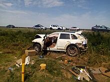 Водитель Porsche погиб, пассажир в больнице: смертельное ДТП произошло в Ростовской области