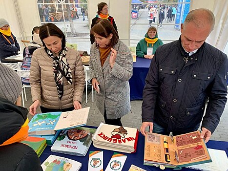 «Челябинск читающий» привлек на Кировку большое число книголюбов
