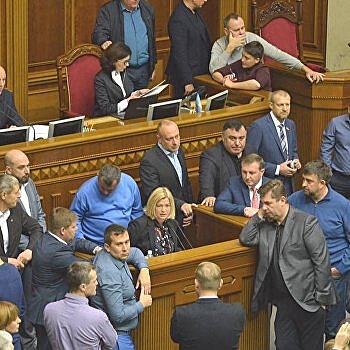 Корнейчук: БПП и «Народный фронт» постоянно подкупают депутатов Рады