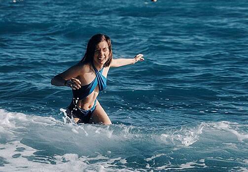 Российская актриса Шпица снялась в купальнике у моря