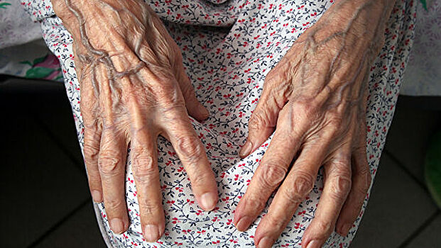 В Британии 101-летняя пенсионерка нашла необычный способ помочь врачам